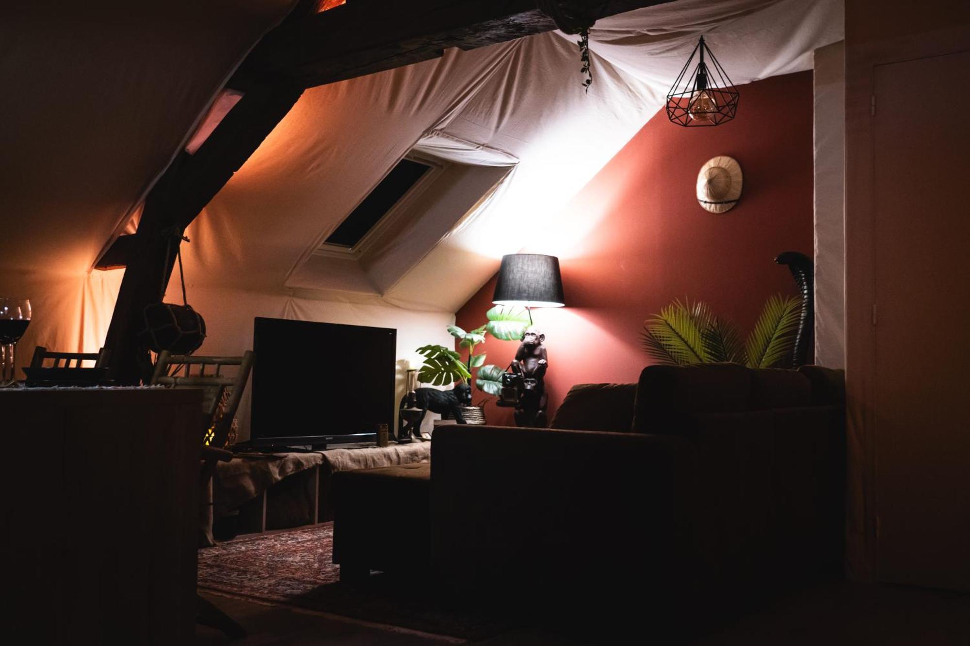 L'Insolite, Suite Safari D'Exception A Saumur Exterior foto